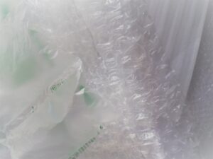 ナフサ　ナフサ危機　石油原料節約パッケージ　中東情勢　がんこ本舗　海へ　原料　資材　値上がり
